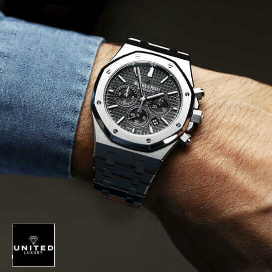 Audemars Piguet Royal Oak Chronograph 26320ST.OO.1220ST.01 Authentic Super Replica ap royal oak black dial replica Audemars Piguet Royal Oak Black Dal Stainless Steel Replica on the man wrist