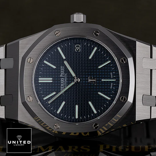 Audemars Piguet Royal Oak "Jumbo" Extra-Thin 15202ST.OO.1240ST.01 "Jumbo" Collector’s Replica audemarspiguet royaloak 15202ST.OO .1240ST.01 replica tiltedleft audemarspiguet-royaloak-15202ST.OO_.1240ST.01-replica-tiltedleft