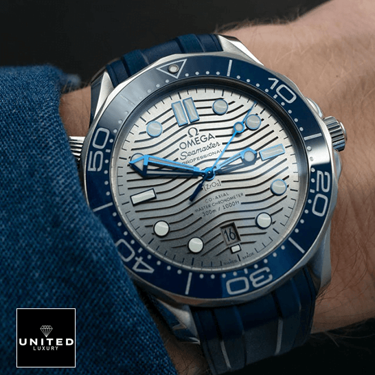Omega Seamaster Diver 007 Edition 210.30.42.20.06.001 Ultra Realistic Replica omega seamaster diver 300m 210.30.42.20.06.001 replica wrist