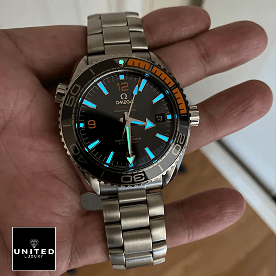 Omega Seamaster Planet Ocean Co-Axial Master Chronometer 215.30.44.21.01.002 Exact Replica 1:1 omega seamaster planet ocean steel man Omega Seamaster Black Dial Oyster Replica on the hand